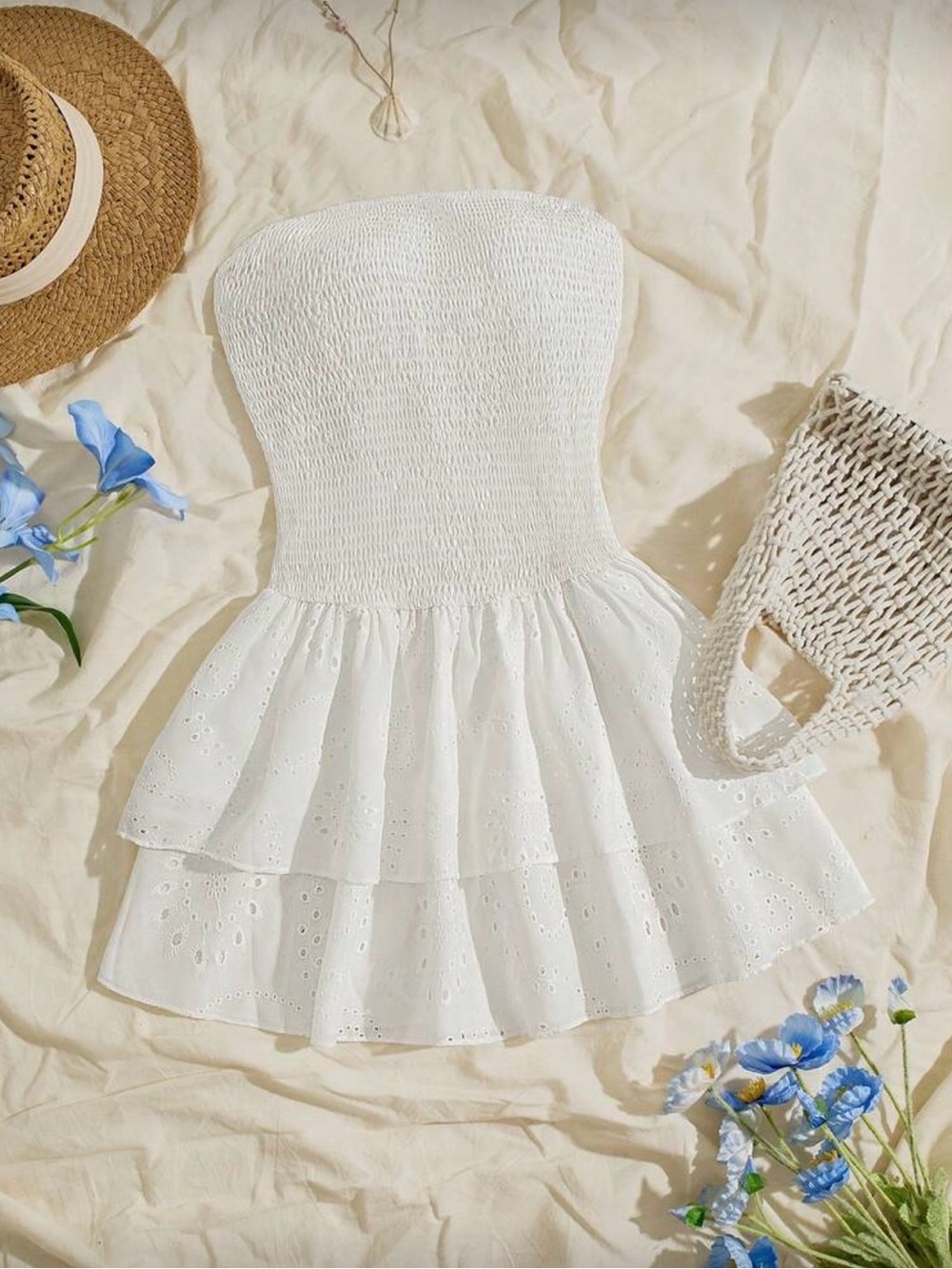 Women’s White Strapless Dress